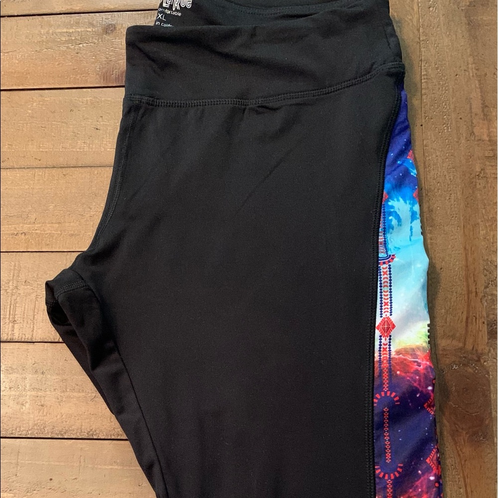 NWOT LuLaRoe Capri Workout Pants